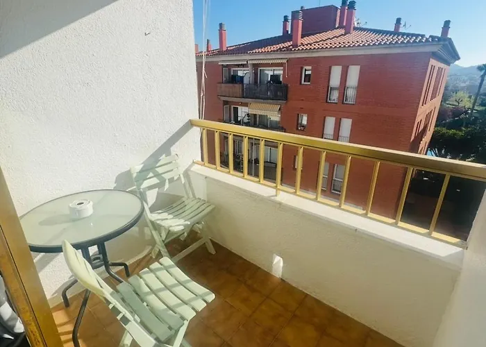 Elegante Piso De Suenos Con Piscina